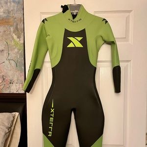 Women’s XTERRA Triathlon Wetsuit Size S-M